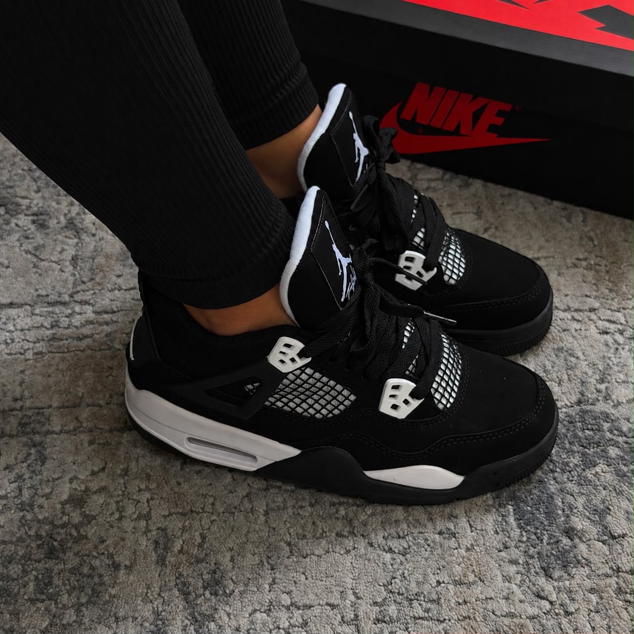 Air Jordan 4 White Thunder