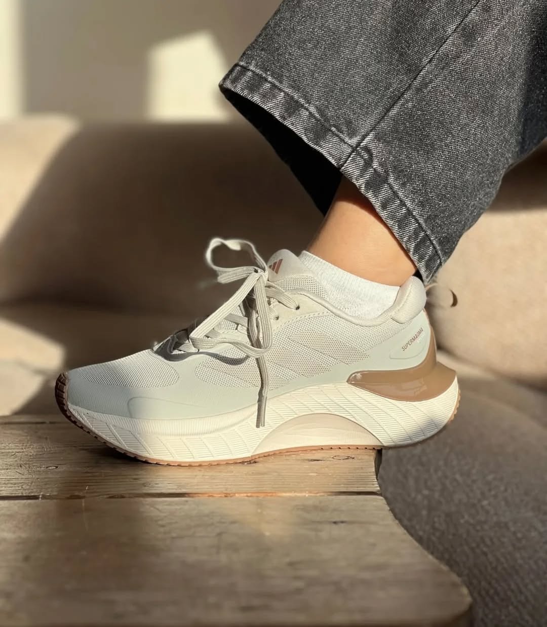 ADIDAS SUPERMAGMA