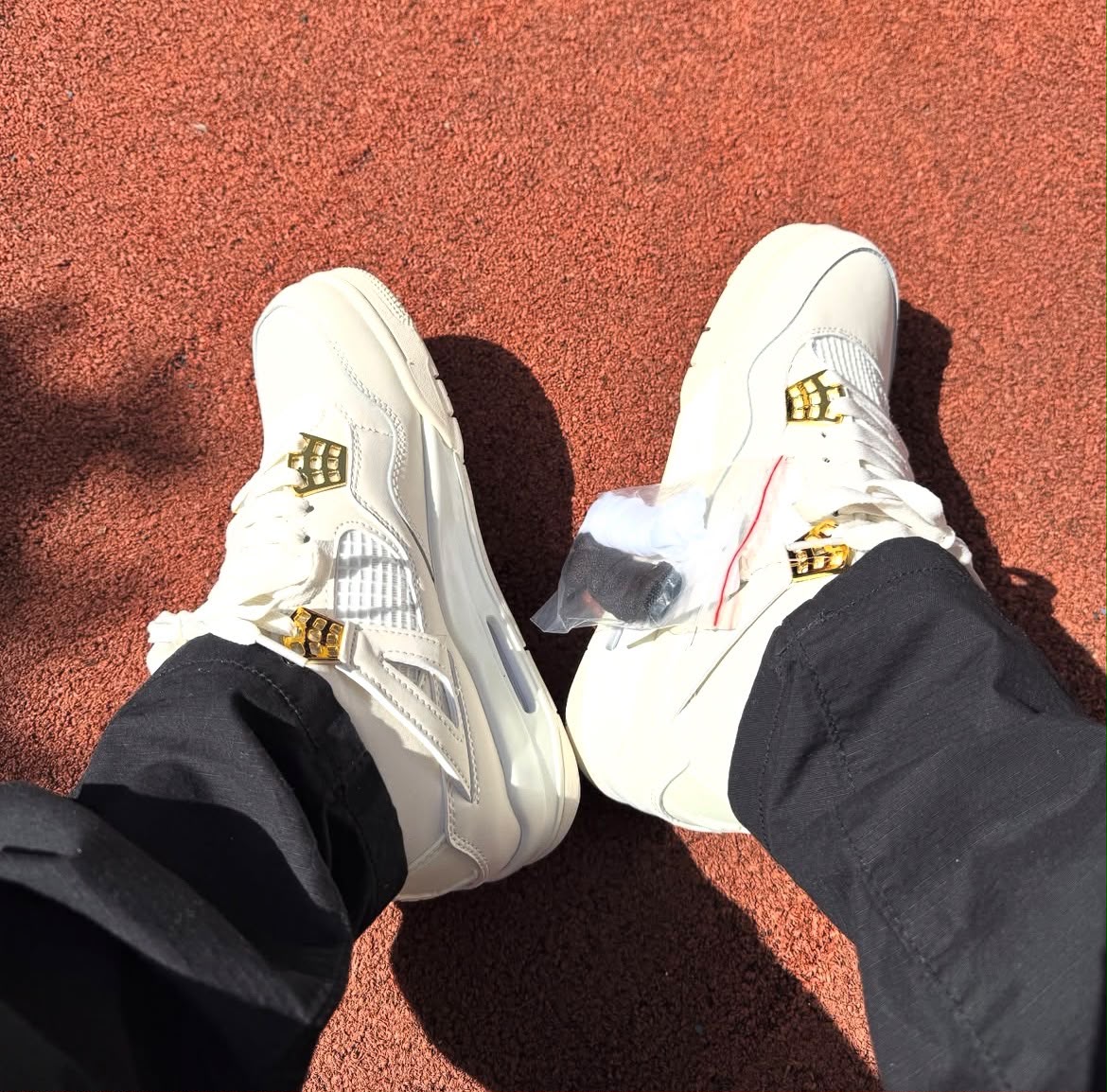 Air Jordan 4 Metallic Gold