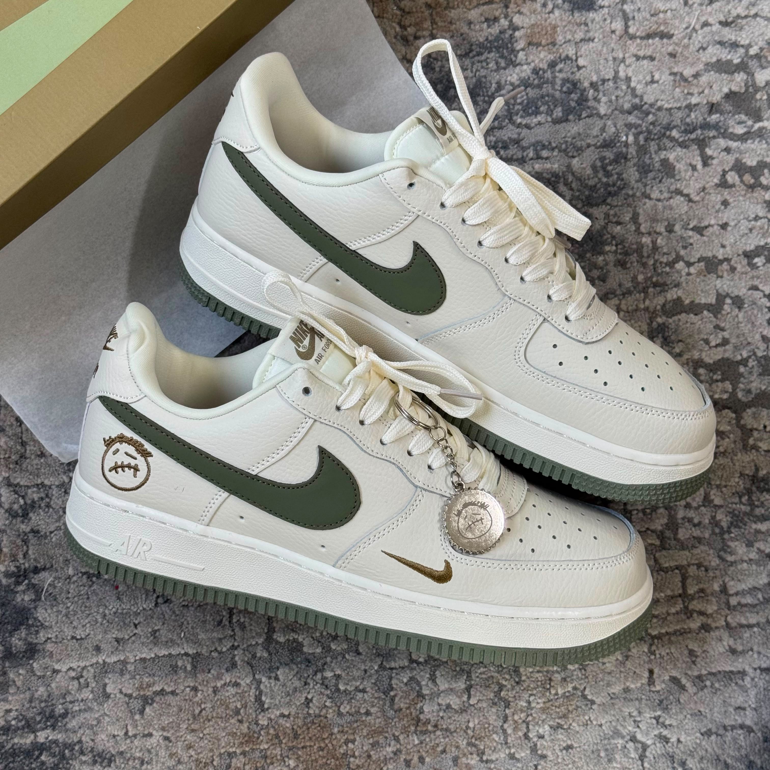 Nike Air Force 1 x Undefeat